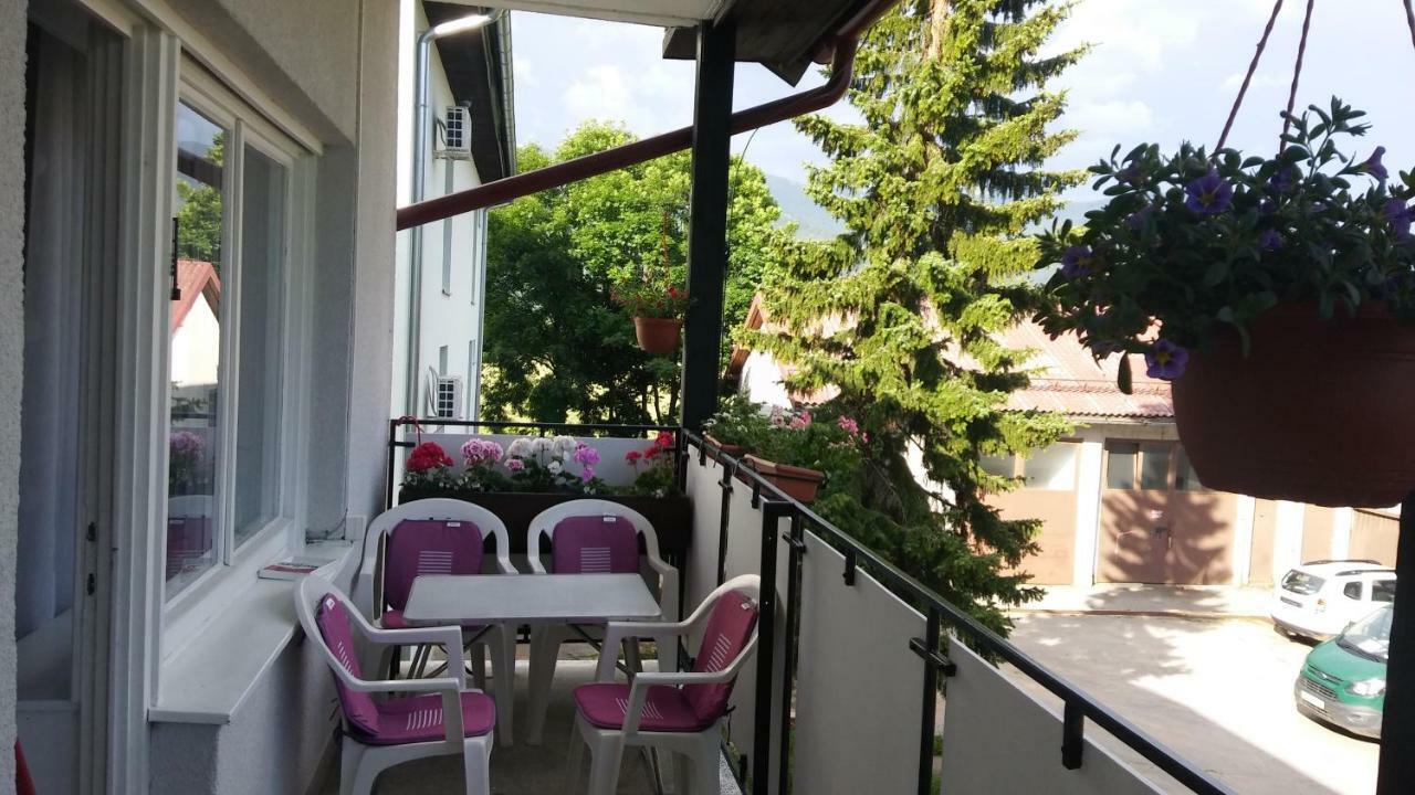 Apartman Tomic Apartamento Korenica Exterior foto