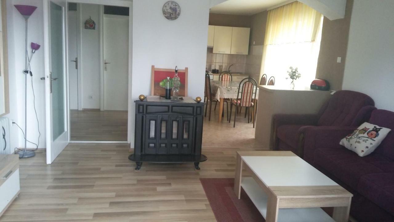 Apartman Tomic Apartamento Korenica Exterior foto